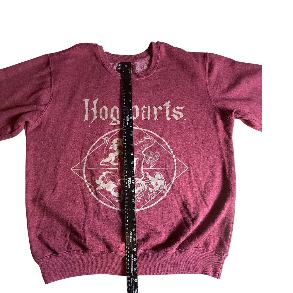 Harry Potter Hogwarts Crest Crewneck Sweatshirt Adult Size L Red Heathered - Picture 5 of 5